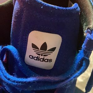 Suede adidas heel tennis shoes